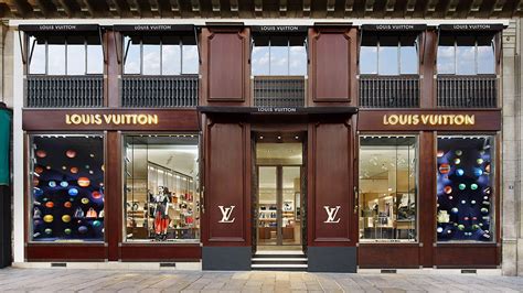 louis vuitton biggest store